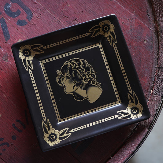 SK OLDIES スクエアプレート "Smoking Woman"