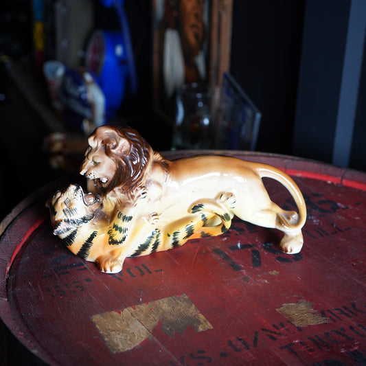 1950's ライオン vs トラ オブジェ