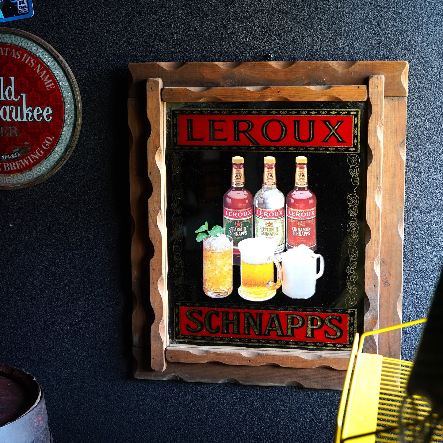 1980's LEROUX SCHNAPPS パブミラー