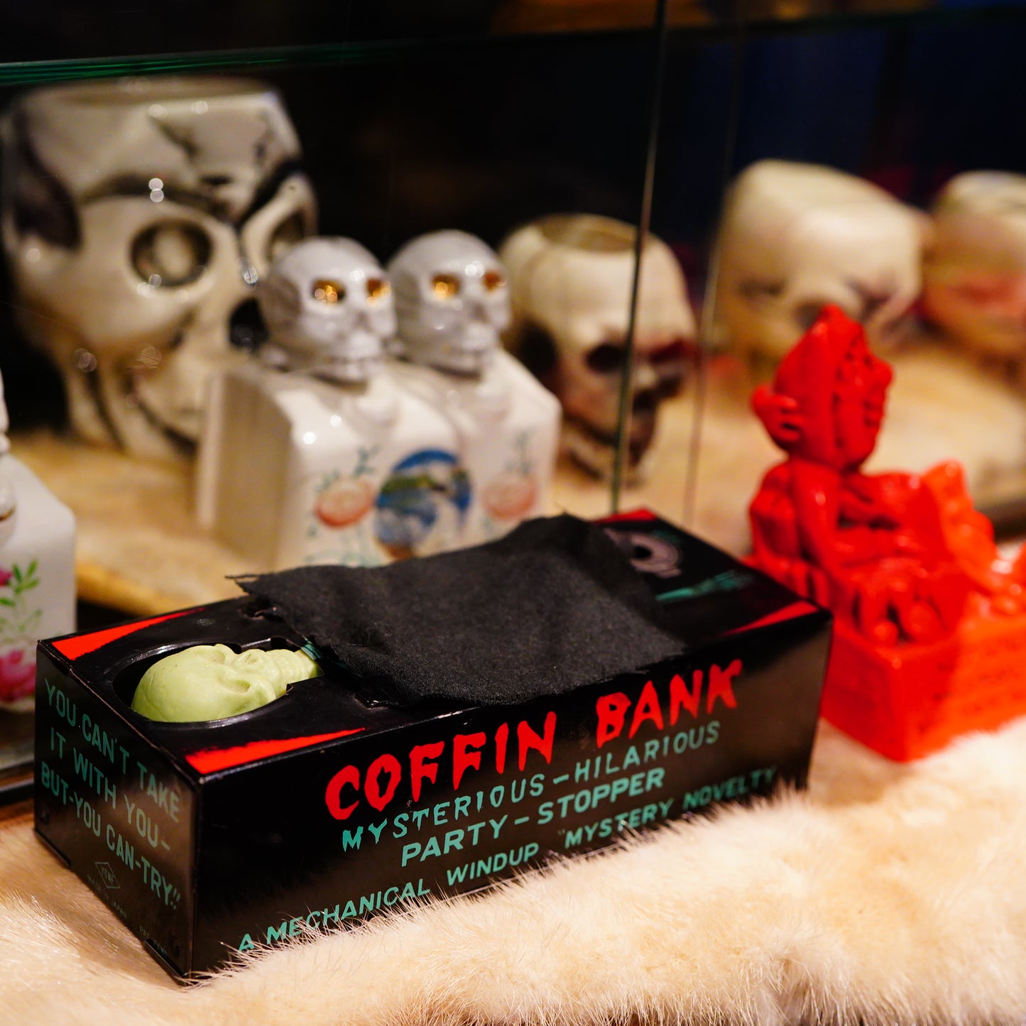 1970年代 ブリキ COFFIN BANK YONE製