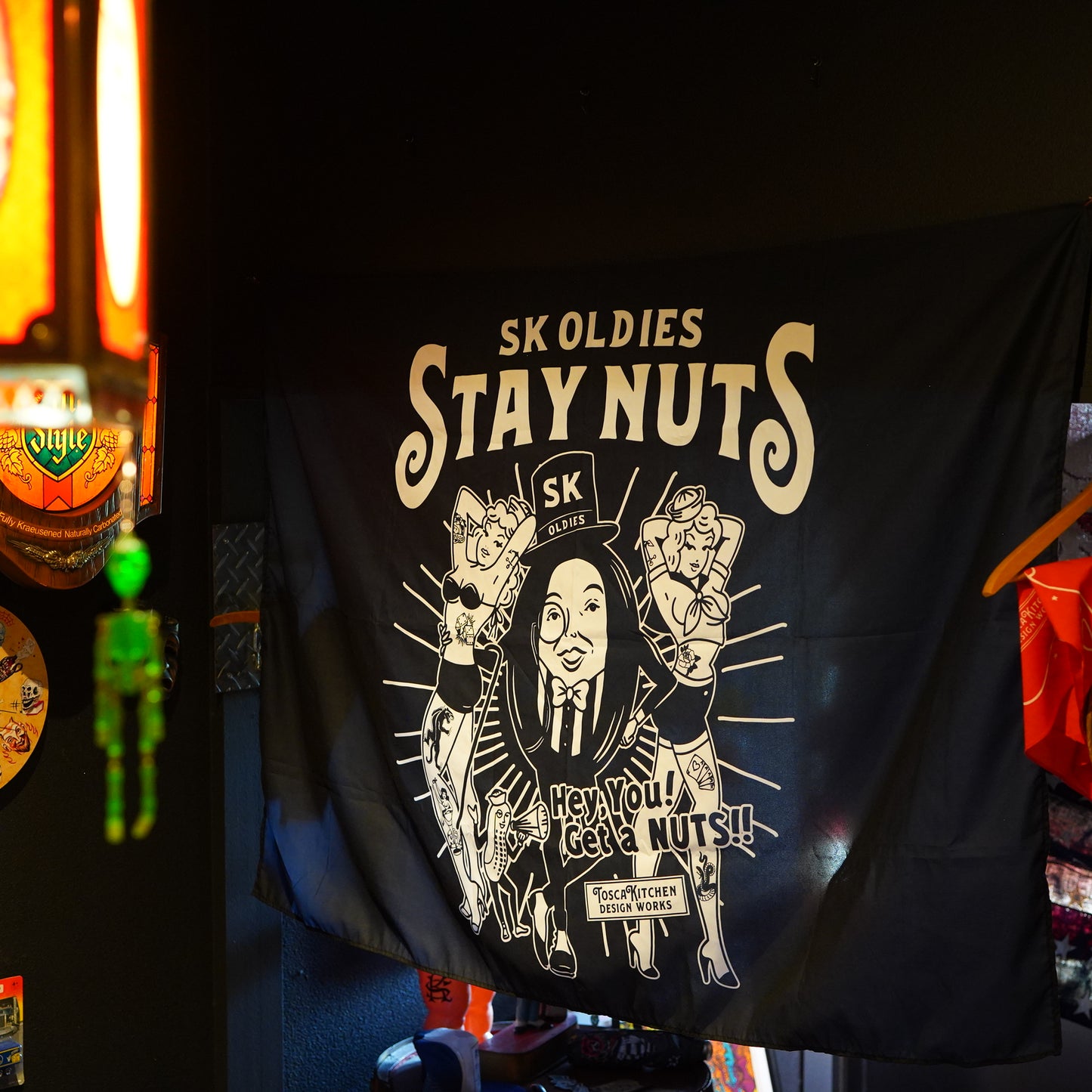 SK OLDIES タペストリー "STAY NUTS"