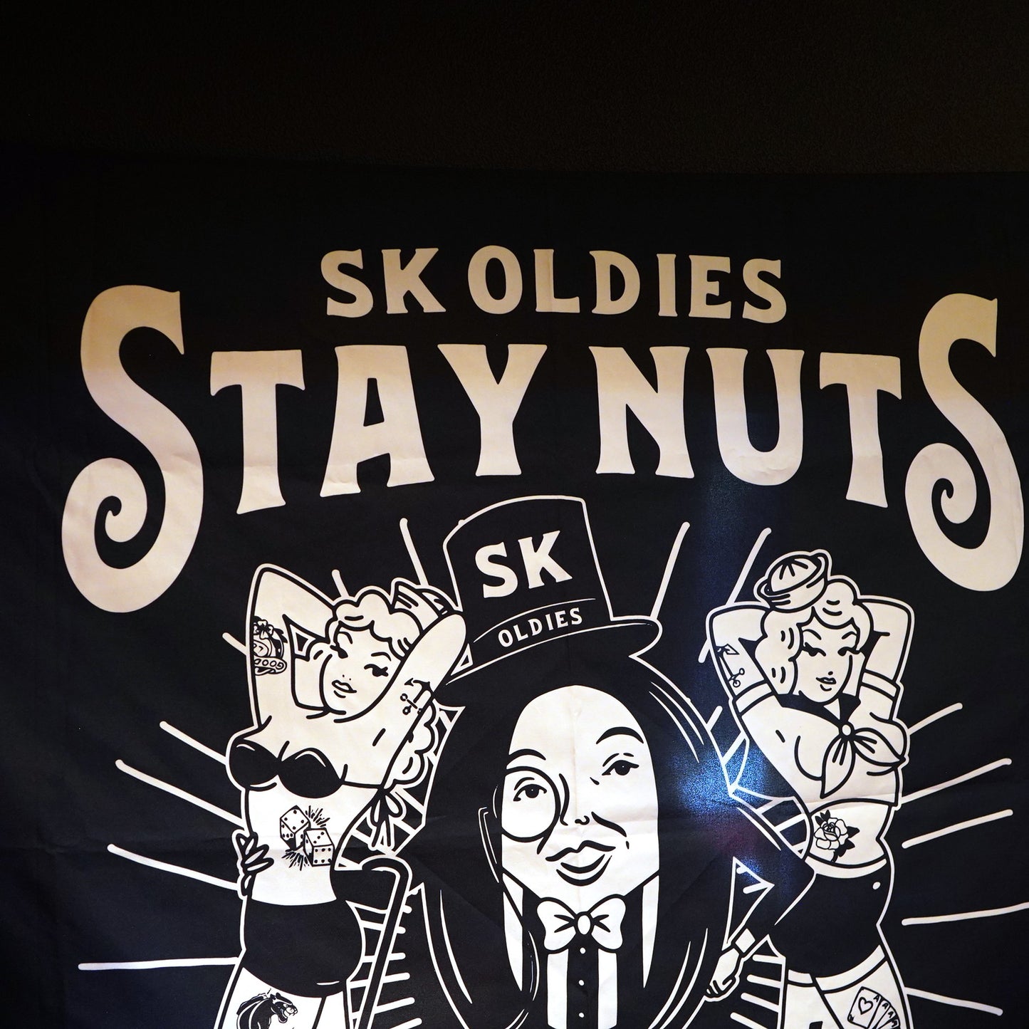 SK OLDIES タペストリー "STAY NUTS"