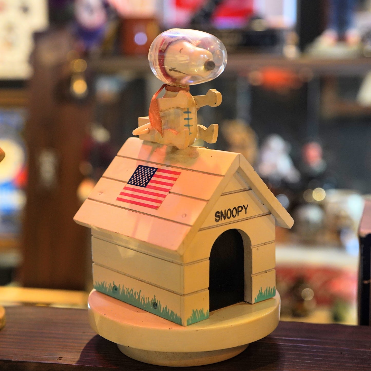 1969 Astronaut Snoopy Music Box