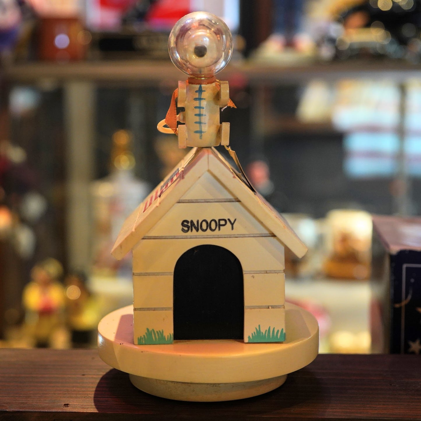 1969 Astronaut Snoopy Music Box