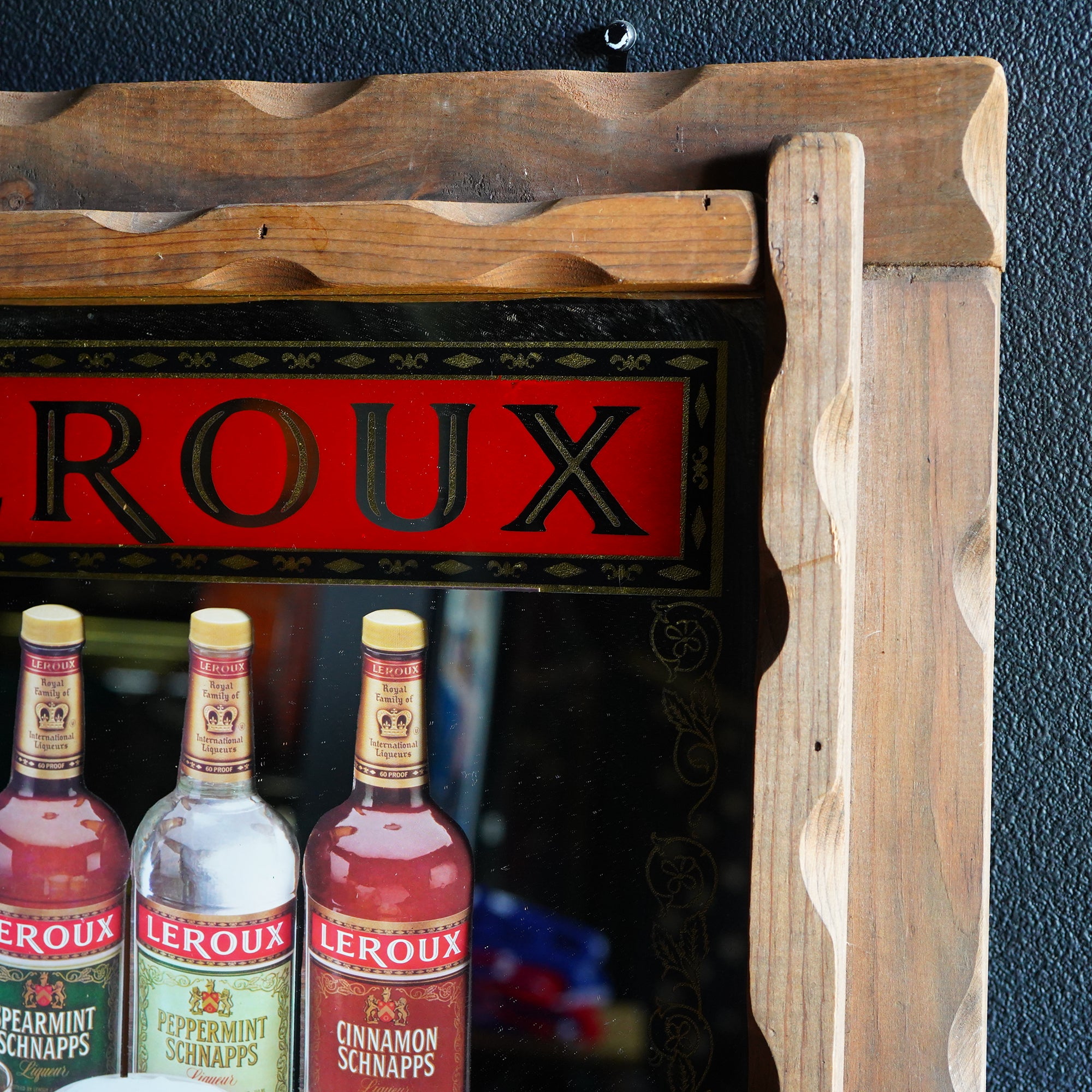 1980's LEROUX SCHNAPPS パブミラー – SK OLDIES