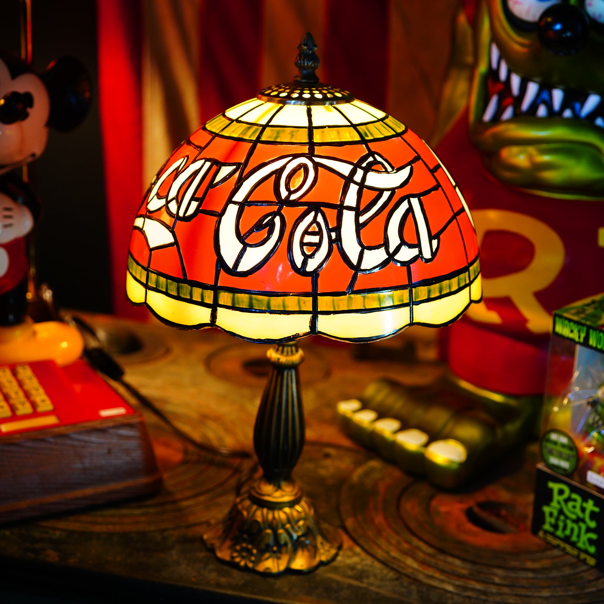 コカコーラ ステンドグラス調 電話機 Coca Cola USA アメ IBq0 Coca-Cola ステンドグラス デスクランプ – SK OLDIES