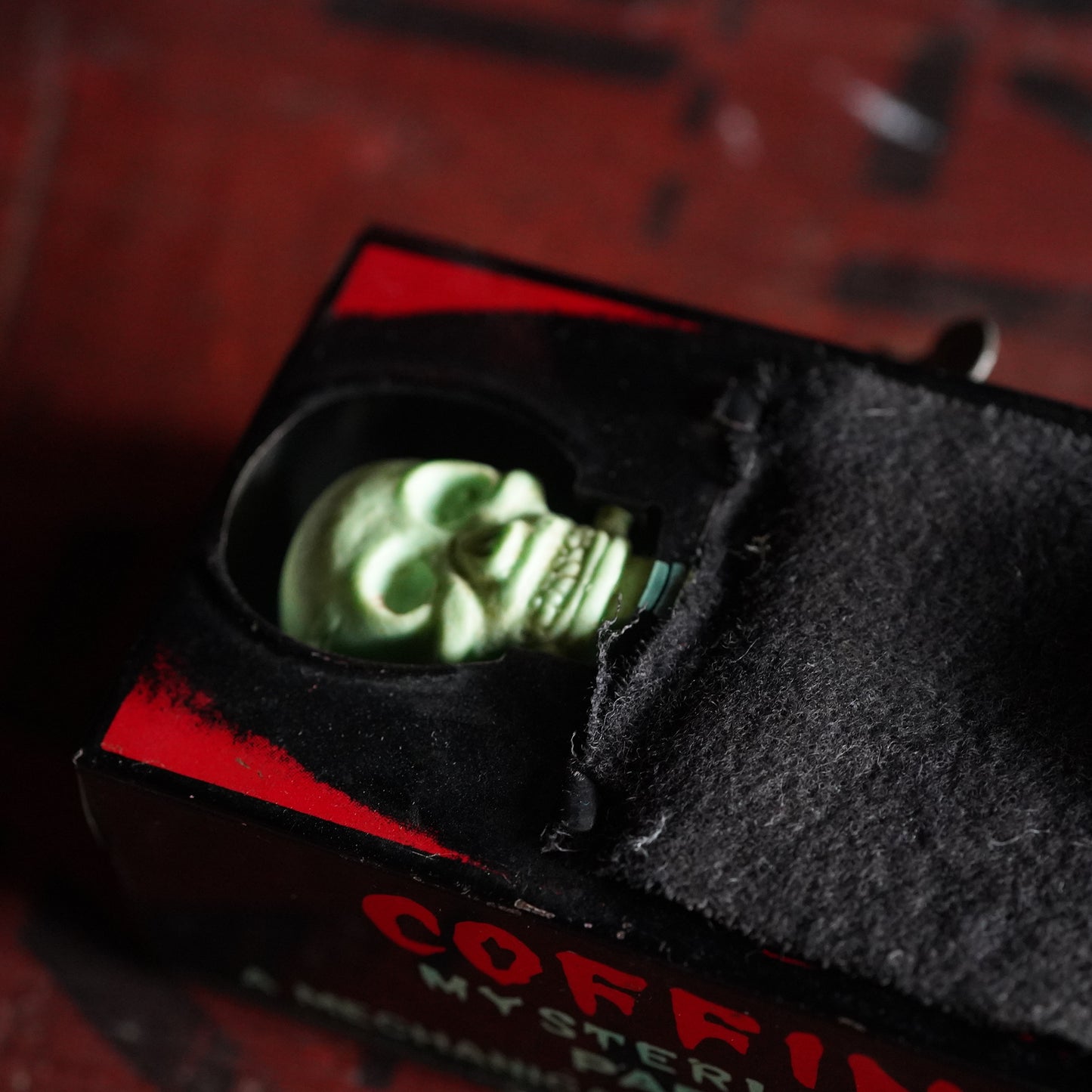 1970年代 ブリキ COFFIN BANK YONE製