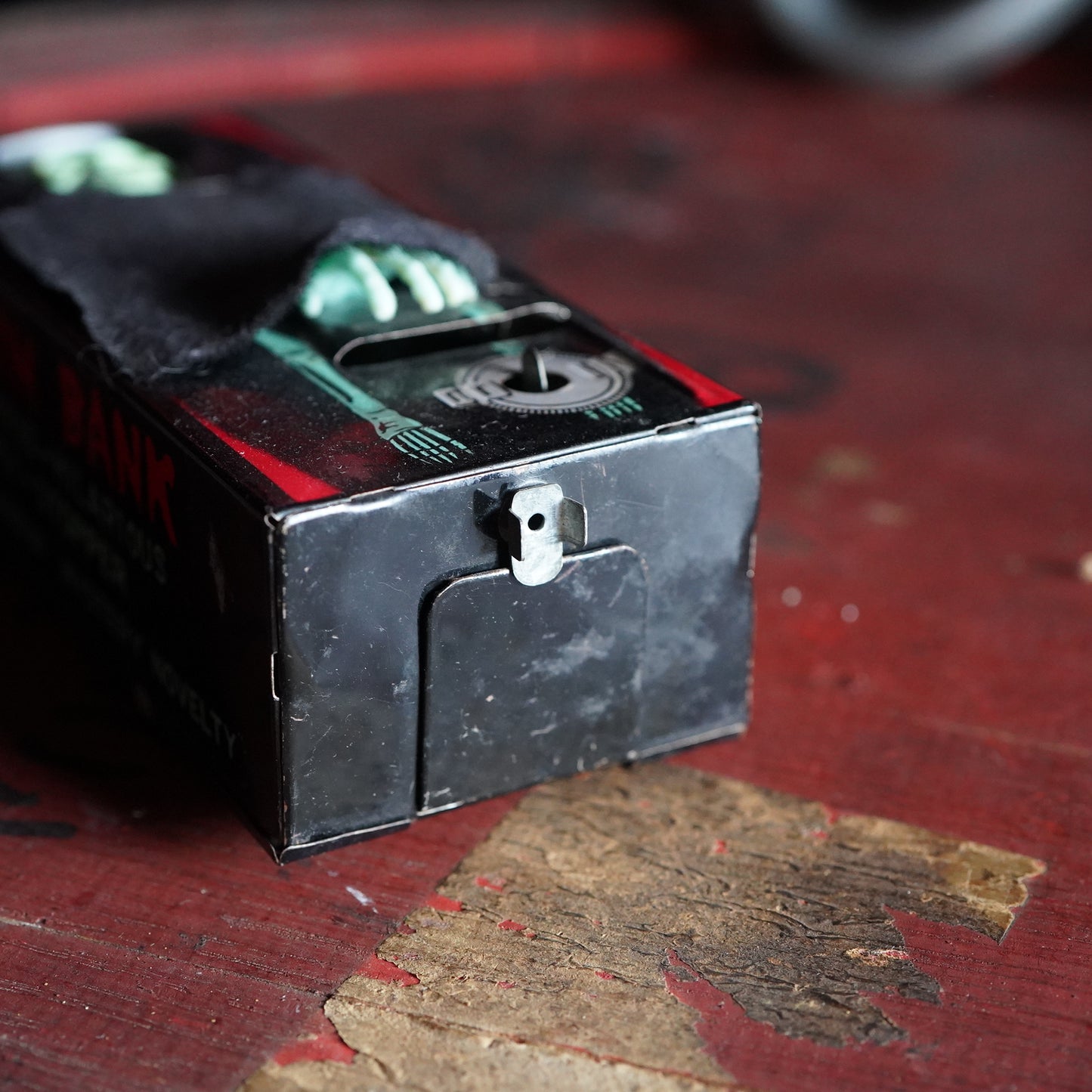 1970年代 ブリキ COFFIN BANK YONE製